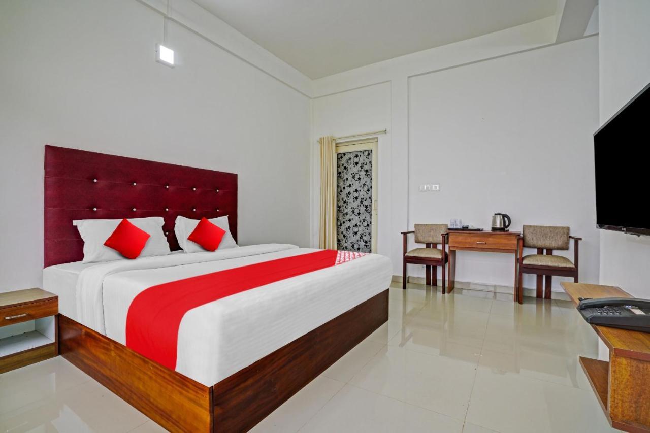 Oyo Flagship 81260 Star Lights Munnar Exterior photo