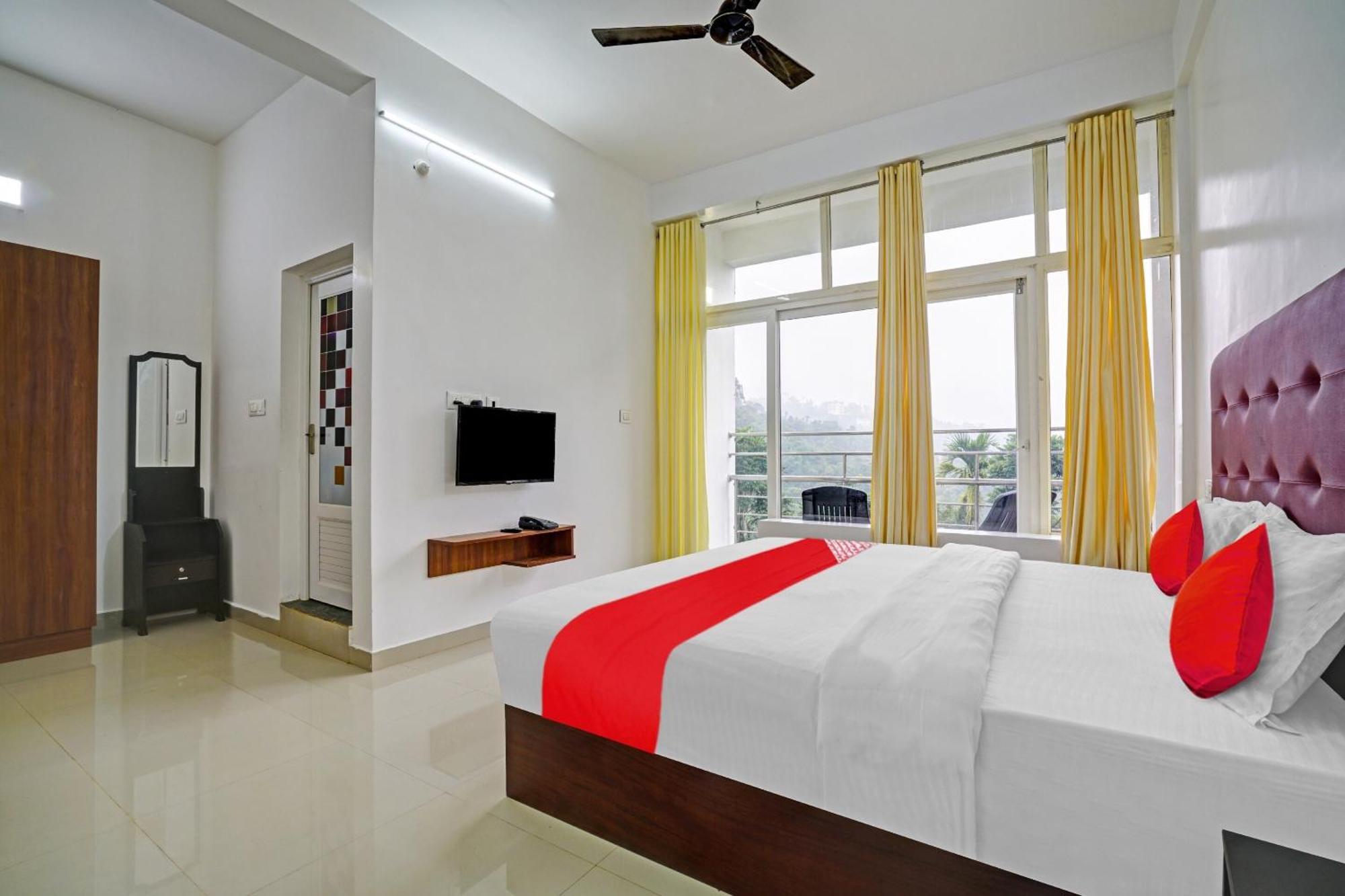 Oyo Flagship 81260 Star Lights Munnar Exterior photo