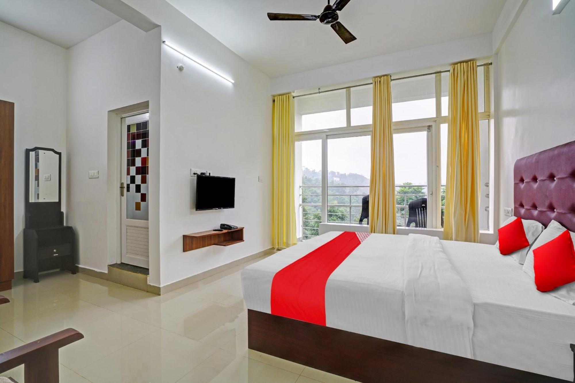 Oyo Flagship 81260 Star Lights Munnar Exterior photo